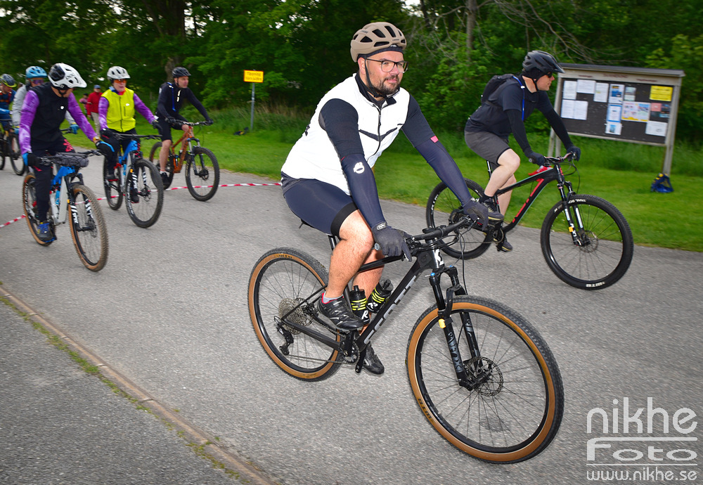 MTB25_6000.jpg